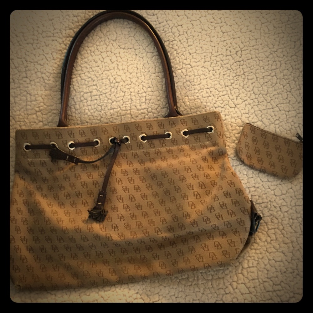 Dooney & Burke Classic Tassel Tote (Pre-Owned)